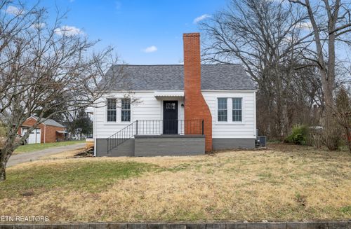 217 Waller Ave, Maryville, TN, 37803-6046 | Card Image