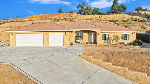 17725 Bangor Ave, Hesperia, CA, 92345-6949 | Card Image