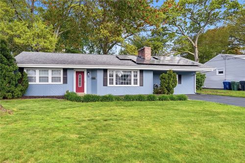 43 New Britain Dr, Warwick, RI, 02889-3233 | Card Image