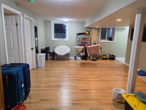 35 Claudette Gate, Hamilton, ON, L9B2S3 | Card Image