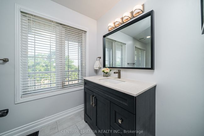 66 Daniel Reaman Cres, House attached with 4 bedrooms, 3 bathrooms and 2 parking in Vaughan ON | Image 14