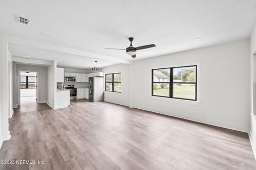 705 Bay St, GREEN COVE SPRINGS, FL, 32043-4005 | Card Image