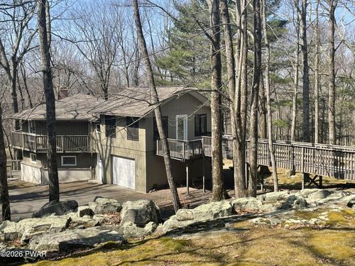125 Big Bear Dr, Greentown, PA, 18426-7619 | Card Image