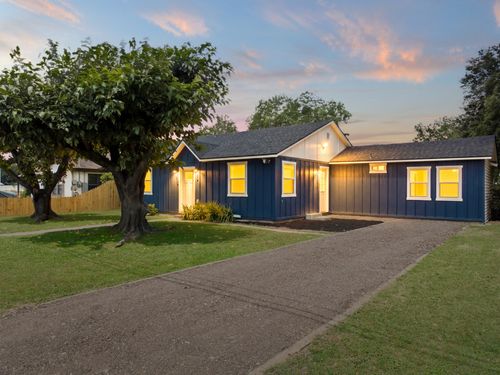 2520 Briarwood Ln, Waco, TX, 76705-2806 | Card Image