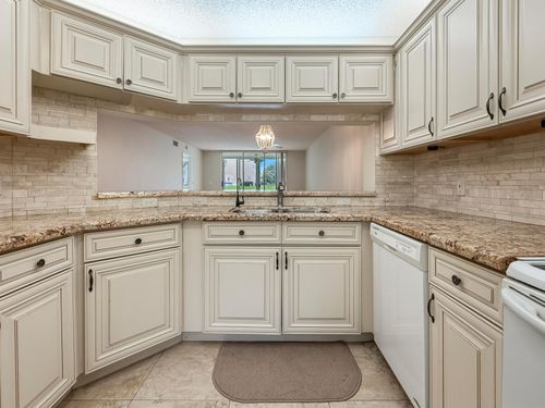106-10111 Nw 24th Pl, Sunrise, FL, 33322-6880 | Card Image