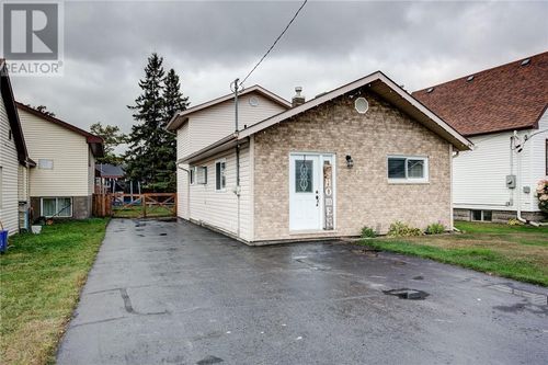 17 Coulson St, Capreol, ON, P0M1H0 | Card Image