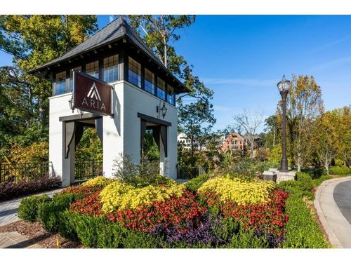 6532 Beacon Dr, Sandy Springs, GA, 30328-2983 | Card Image