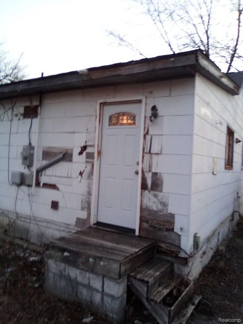17199 Hamburg St, Detroit, MI, 48205-3139 | Card Image