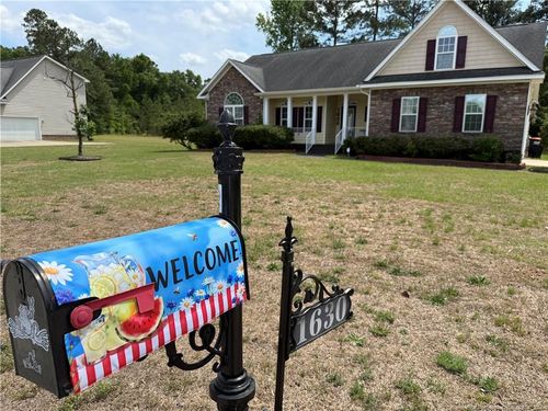 1630 Pristine Ln, Hope Mills, NC, 28348-8066 | Card Image