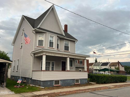 892 30th St, Altoona, PA, 16601-1758 | Card Image