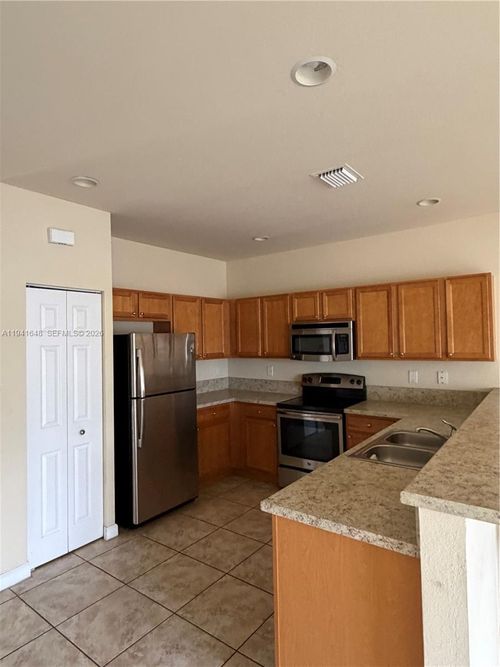 3511-3511 W 89th Pl, Hialeah, FL, 33018-2012 | Card Image