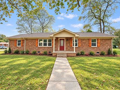 212 Bragg Cir, Tullahoma, TN, 37388-2910 | Card Image