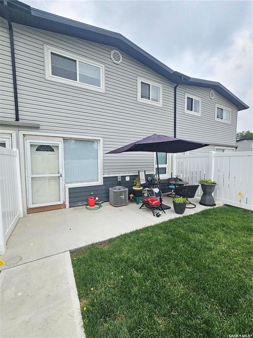 12-1292 Gordon Rd, Moose Jaw, SK, S6H3E5 | Card Image
