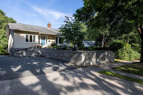 1079 Bellevue Ave, Halifax, NS, B3H3M2 | Card Image