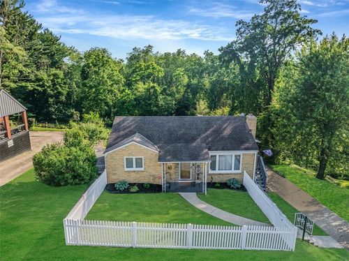 135 Taylor Run Rd, Monongahela, PA, 15063-1037 | Card Image