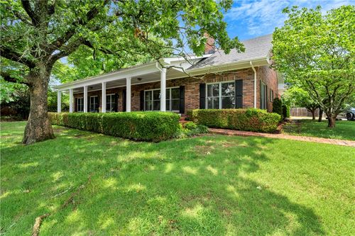 1141 E Ridgeway Dr, Fayetteville, AR, 72701-2612 | Card Image