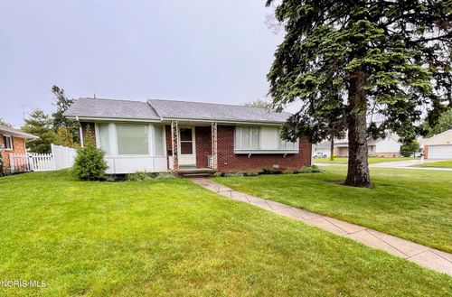 641 Holly Dr, Oregon, OH, 43616-2852 | Card Image