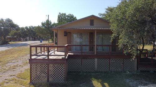173 Water Oak Ln, Canyon Lake, TX, 78133-4330 | Card Image