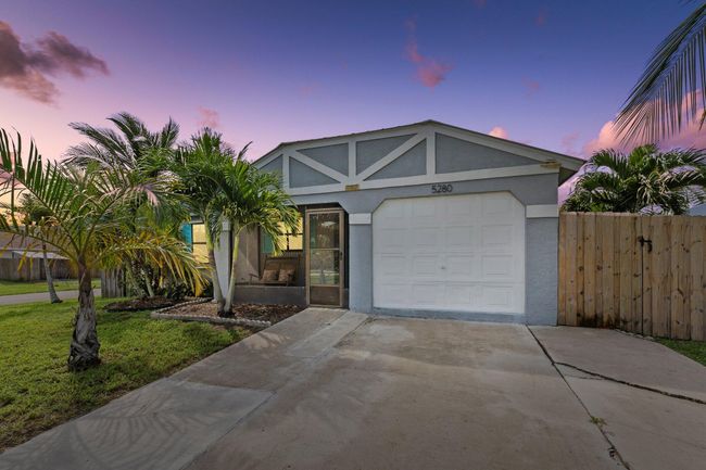 5280 Se Dell St, House other with 4 bedrooms, 2 bathrooms and null parking in Stuart FL | Image 18