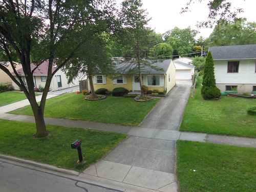 822 Parkside Ave, West Chicago, IL, 60185-3252 | Card Image