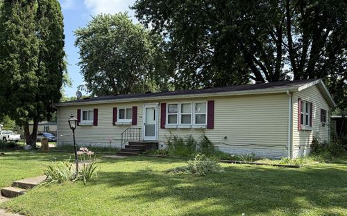 98 Maple Ln, Sandwich, IL, 60548-9530 | Card Image