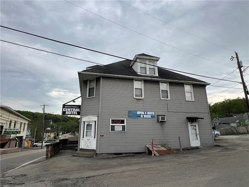 114 Station St, Yukon, PA, 15698-9836 | Card Image