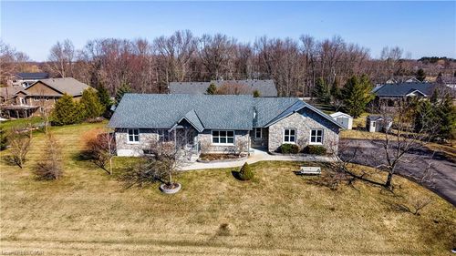 34 Regency Dr, Clifford, ON, N0G1M0 | Card Image