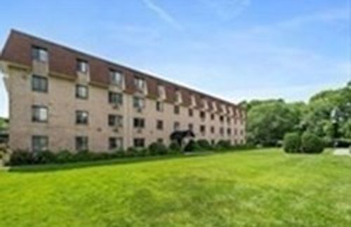 apt-140-135 Grove St, Rockland, MA, 02370-2358 | Card Image