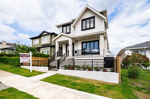 3073 E 3rd Ave, Vancouver, BC, V5M1H9 | Card Image