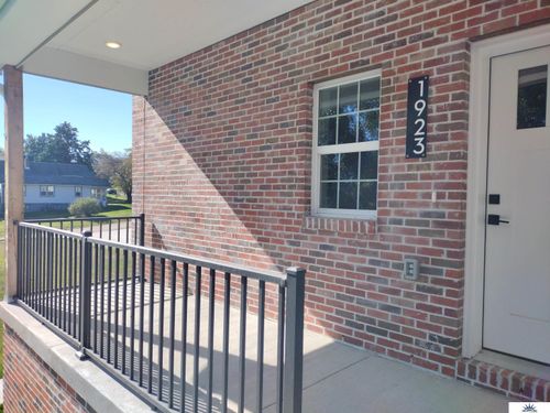 1923 Dahlman Rows Plz, Omaha, NE, 68108-3765 | Card Image