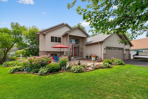22419 Elston Ave, Forest Lake, MN, 55025-5501 | Card Image