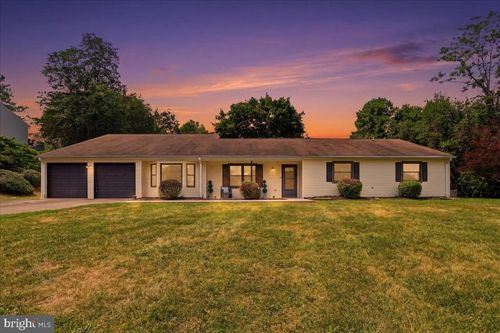7434 Cedar Knolls Dr, Warrenton, VA, 20187-9200 | Card Image