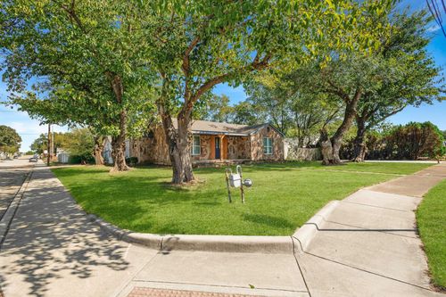 322 Ne 29th St, Grand Prairie, TX, 75050-4716 | Card Image