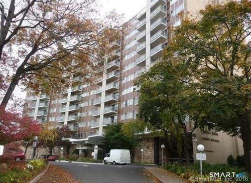 30 Woodland St, Hartford, CT, 06105-2322 | Card Image