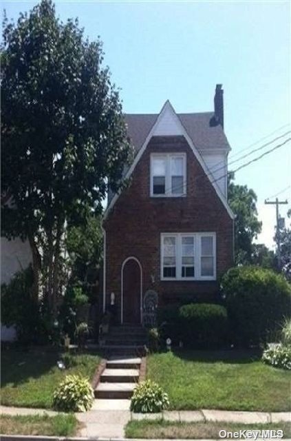 Orleans Rd, Valley Stream, NY 11581