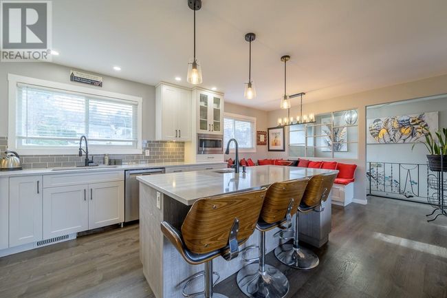 492 Grandview Terr, House other with 3 bedrooms, 3 bathrooms and 3 parking in Kamloops BC | Image 7
