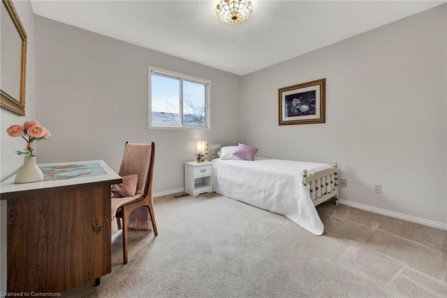 204 Nomad Crt, House other with 4 bedrooms, 2 bathrooms and 4 parking in Kitchener ON | Image 14