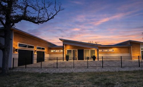 10080 Fm 682, Yoakum, TX, 77995-6861 | Card Image