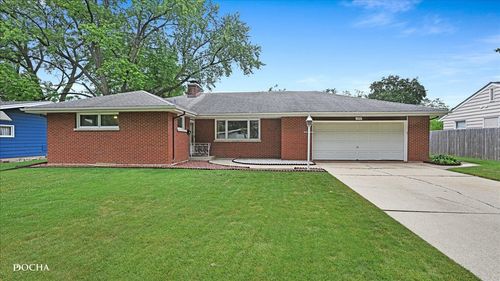 1330 Winona Ave, Aurora, IL, 60506-3647 | Card Image