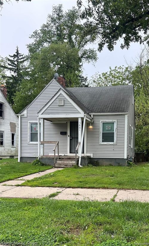 8451 Greenview Ave, Detroit, MI, 48228-3148 | Card Image