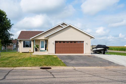 351 Publishers Dr Ne, Kimball, MN, 55353-4312 | Card Image