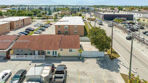 330-330 W 74th Pl, Hialeah, FL, 33014-5025 | Card Image