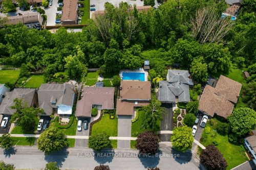 18 Debra Cres, Barrie, ON, L4N3T1 | Card Image
