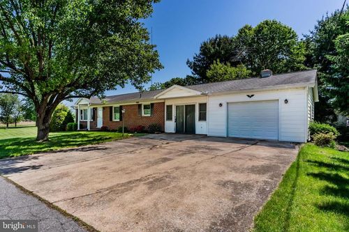 274 Cherry Lane Dr, CHAMBERSBURG, PA, 17202-9473 | Card Image