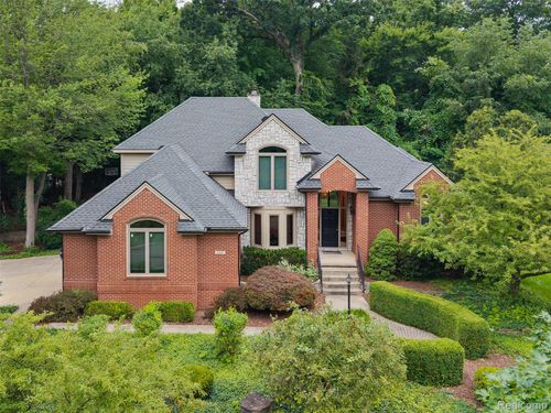 260 Forest Crest Dr, Commerce Township, MI, 48390-1200 | Card Image