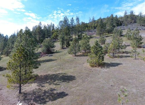 420 Tycer Xing, Cave Junction, OR, 97523-9033 | Card Image