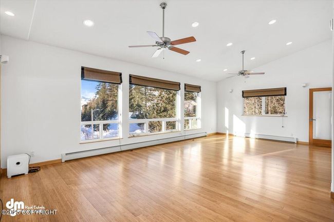 20 Living Room | Image 21