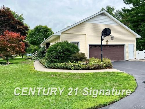 3280 Dixie Ct, Saginaw, MI, 48601-5917 | Card Image