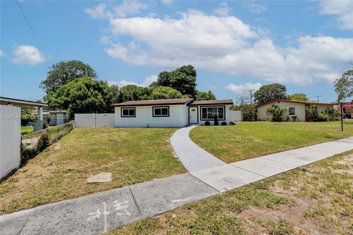 1218 Nw 15th St, Fort Lauderdale, FL, 33311-5431 | Card Image