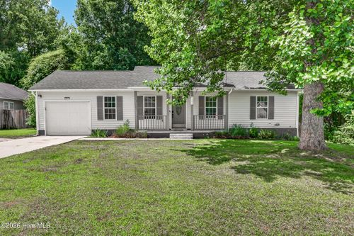 125 Sweetwater Dr, Jacksonville, NC, 28540-7605 | Card Image